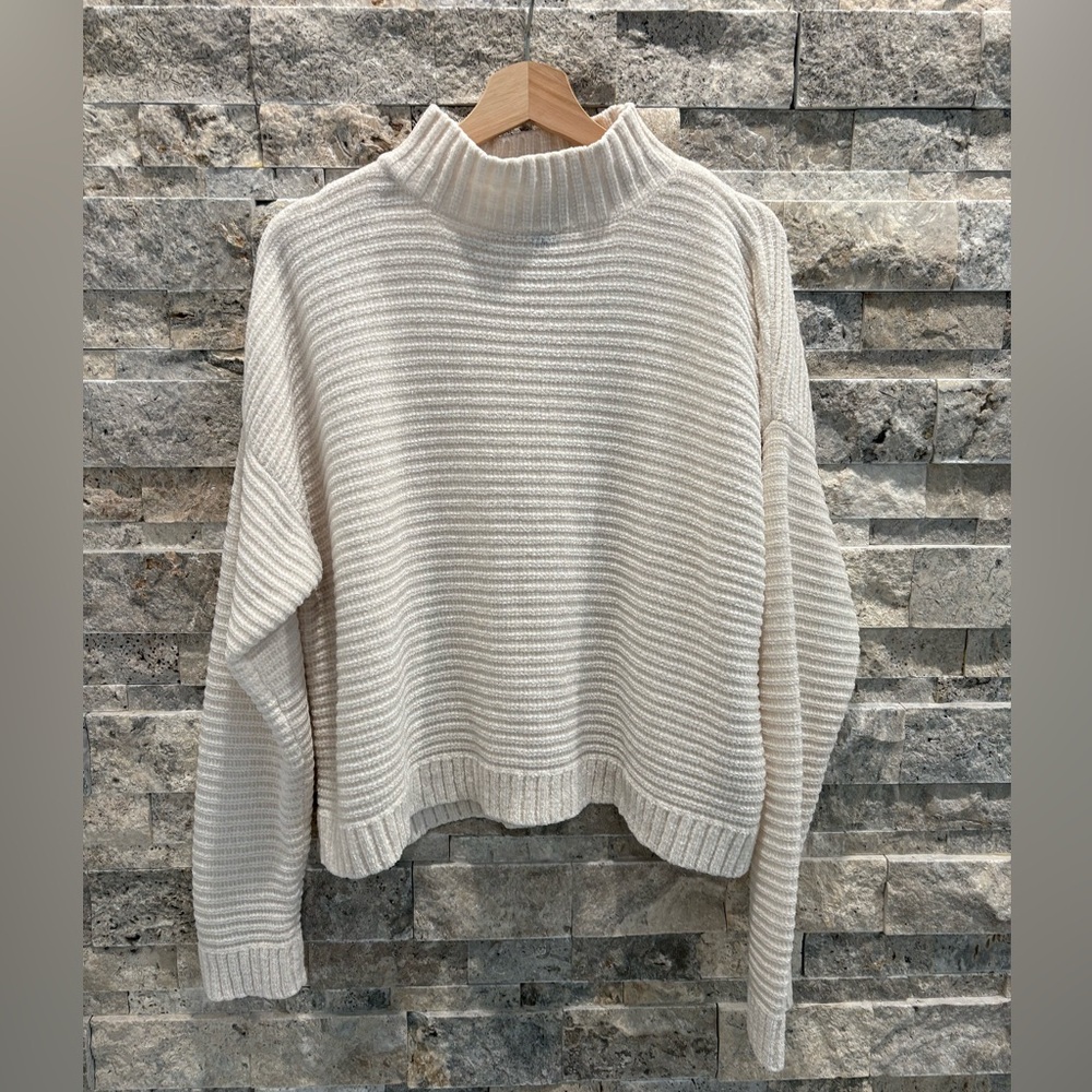 Forever 21 Cream Ribbed‎ Turtleneck Sweater very soft size M check measurements